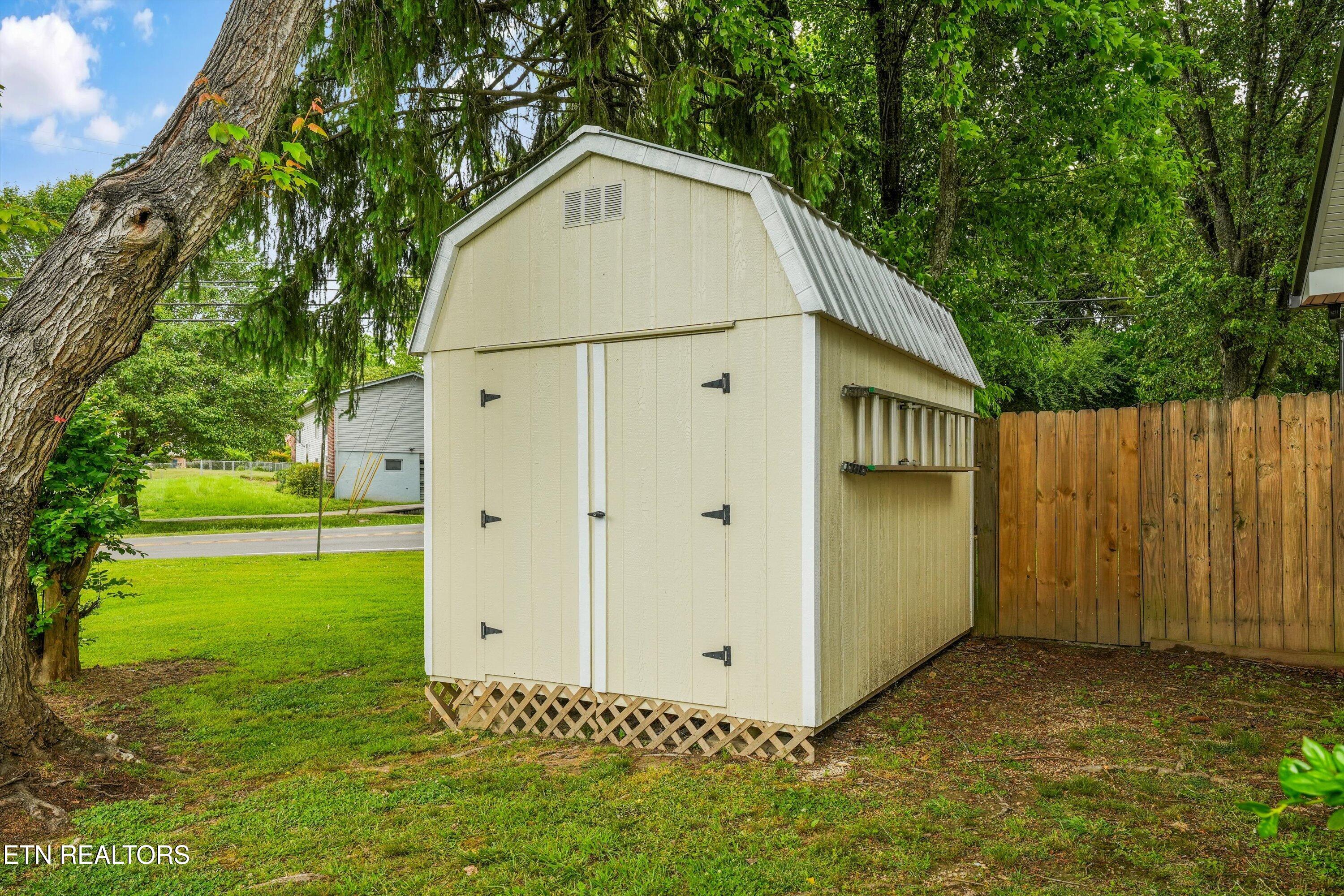 2316 Carbury Road, Unit 2316 Knoxville, TN 37921 - Photo 30 of 37 30-2316 Carbury Rd 25