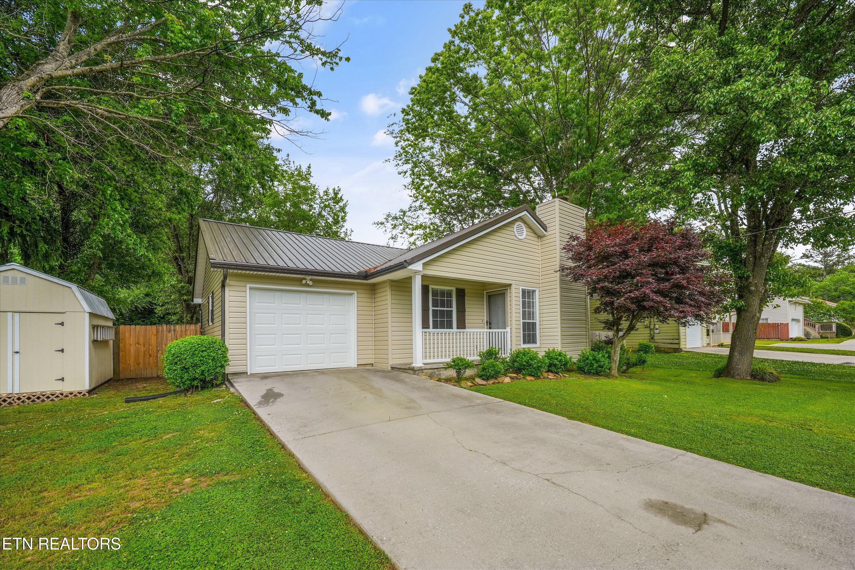 2316 Carbury Road, Unit 2316 Knoxville, TN 37921 - Photo 4 of 37 04-2316 Carbury Rd 27