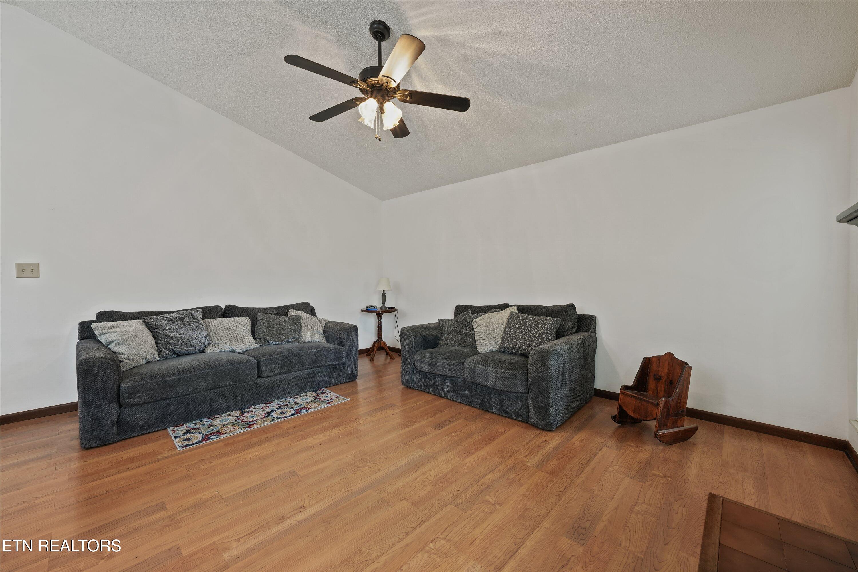 2316 Carbury Road, Unit 2316 Knoxville, TN 37921 - Photo 7 of 37 07-2316 Carbury Rd 02