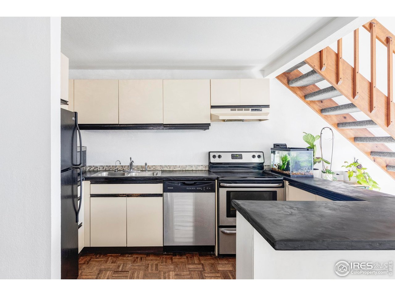 2201 Pearl Street, Unit 224 Boulder, CO 80302 - Photo 7 of 19 The kitchen is both functional and inviting.