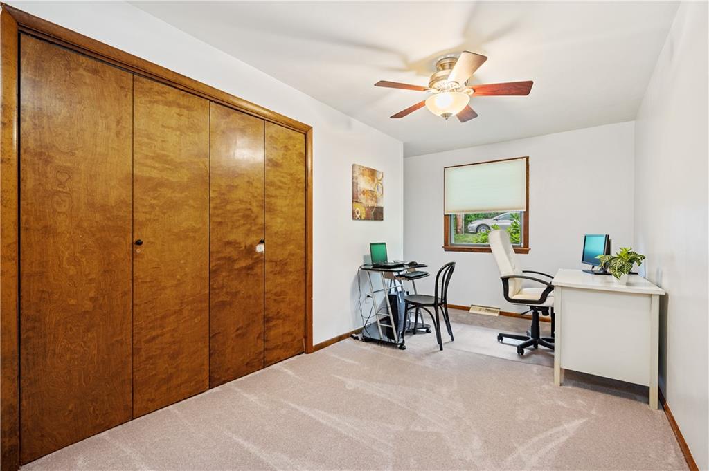 5583 Aiken Road McKees Rocks, PA 15136 - Photo 15 of 24