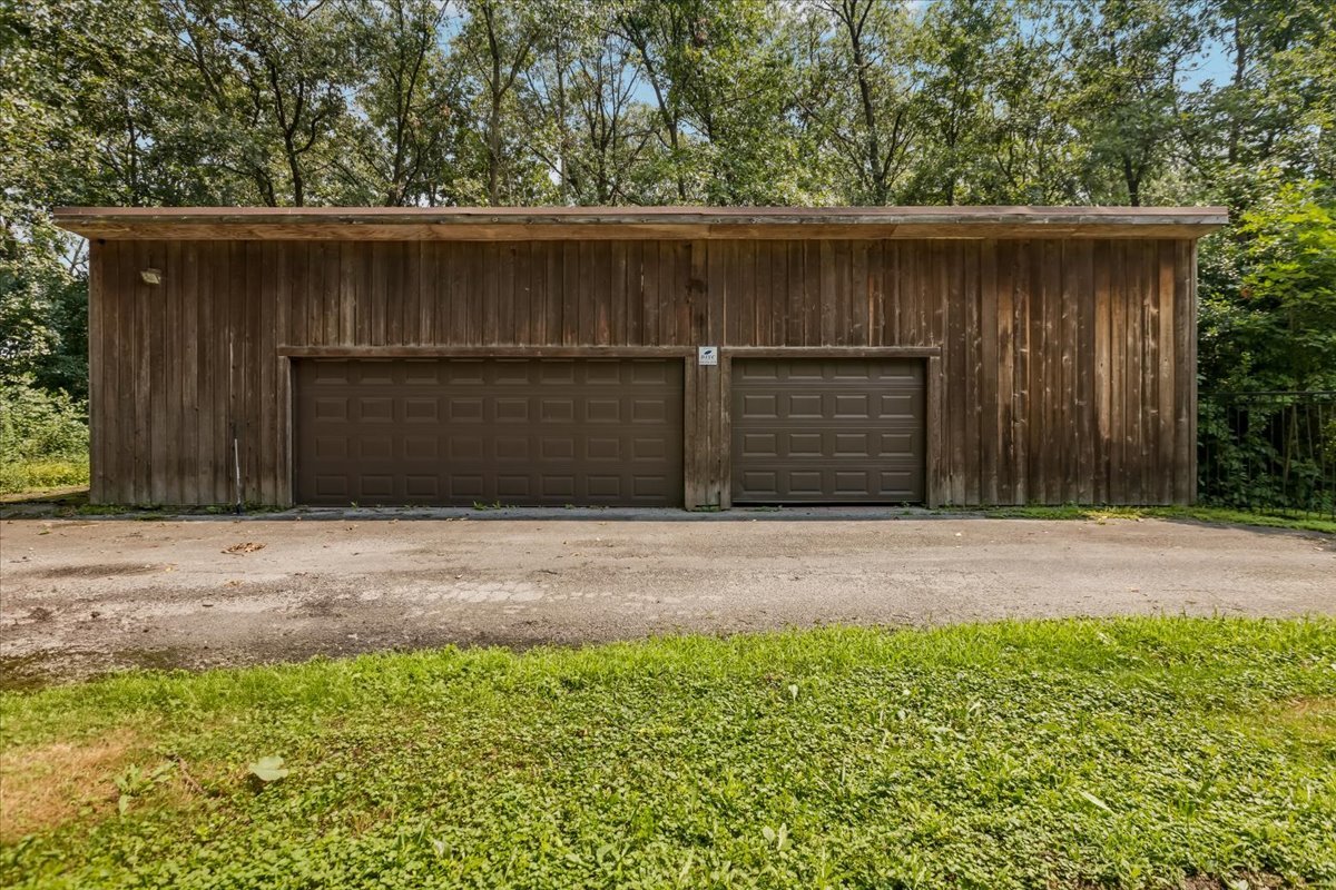 872 Rosedale Terrace Crete, IL 60417 - Photo 50 of 54 a front view of a house
