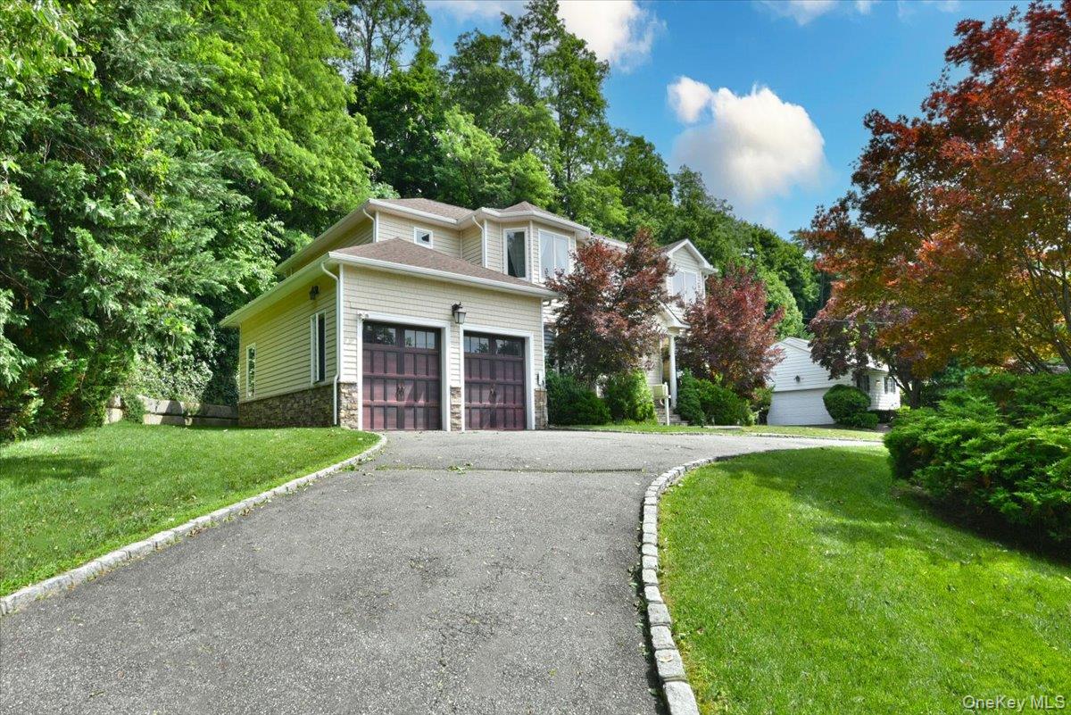 245 Harbor Hill Road Roslyn, NY 11576 - Photo 5 of 33