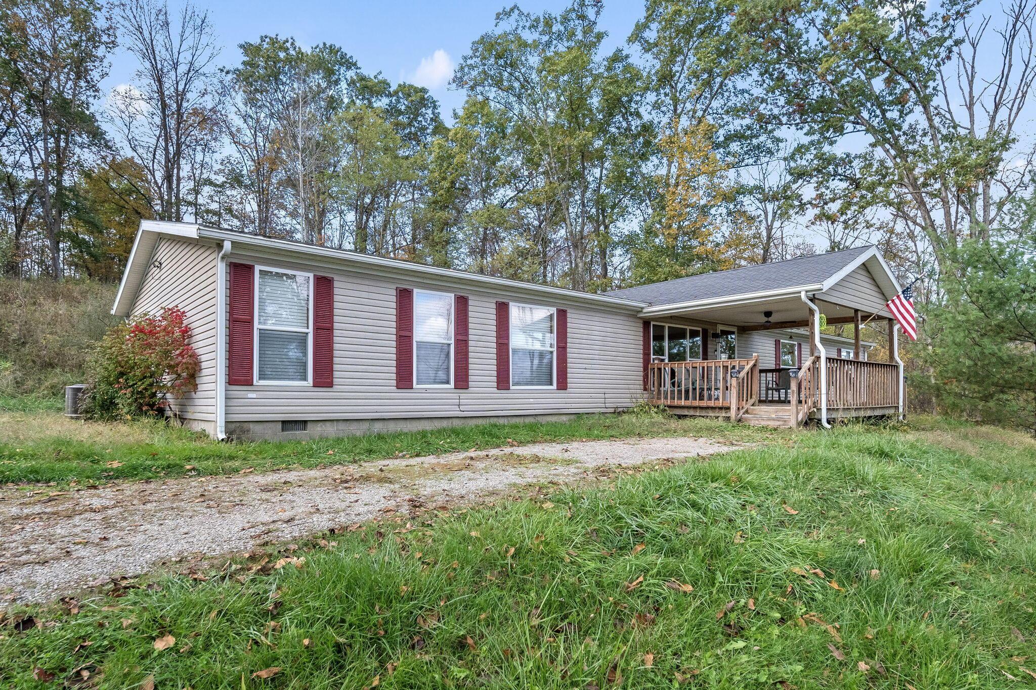 320 Hough Road Chillicothe, OH 45601 - Photo 2 of 37 7-web-or-mls-A7406566