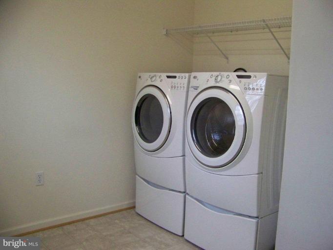 1824 Division Road Pasadena, MD 21122 - Photo 8 of 17 Laundry Area 1