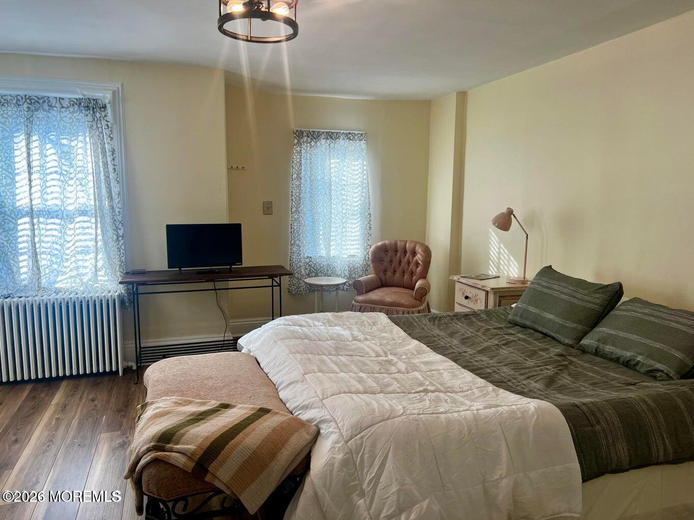 27 Spring Street Freehold, NJ 07728 - Photo 11 of 40 20241213195004004633000000-o