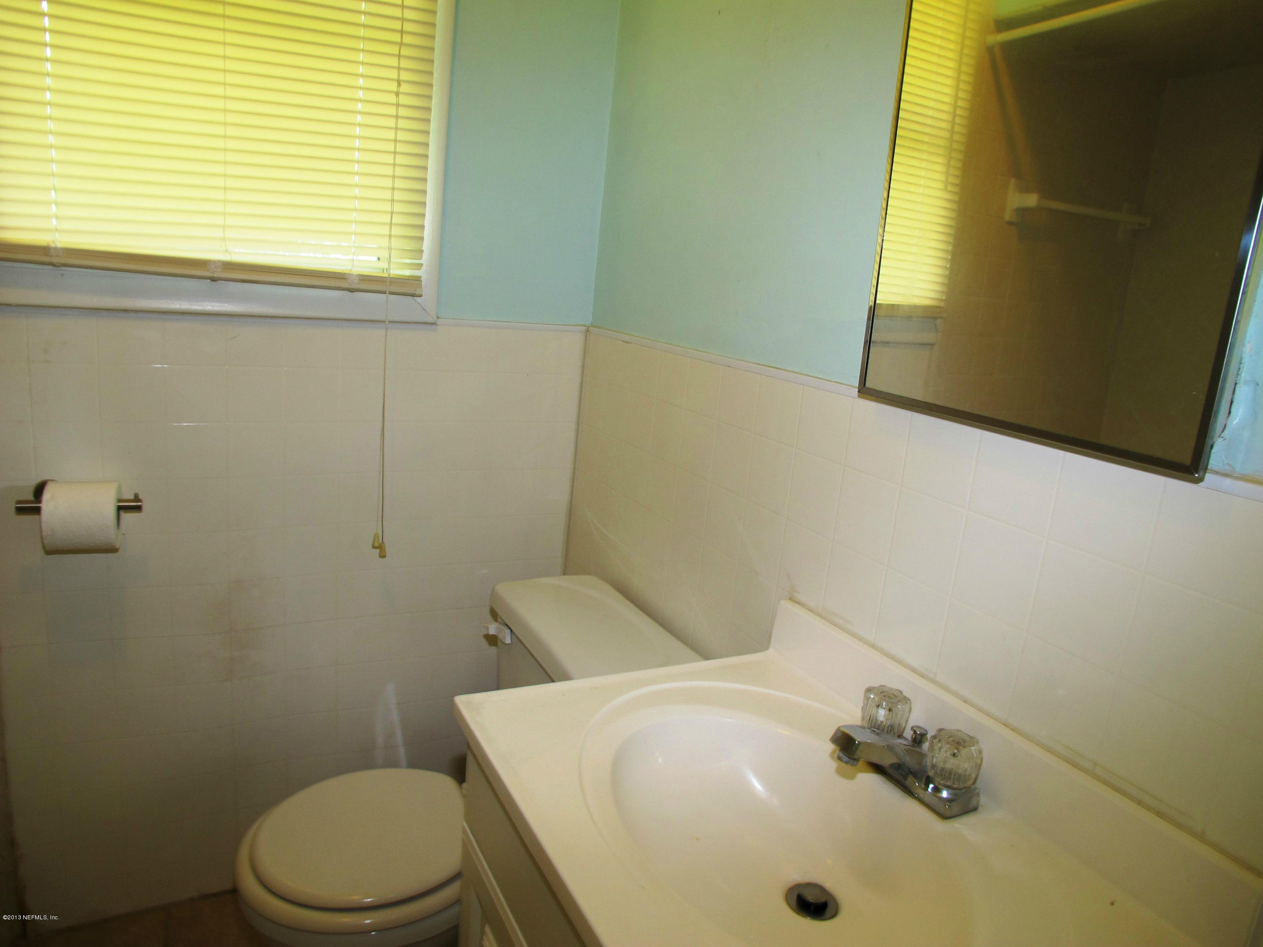 9721 Kline Road Jacksonville, FL 32246 - Photo 14 of 18 Second Bathroom