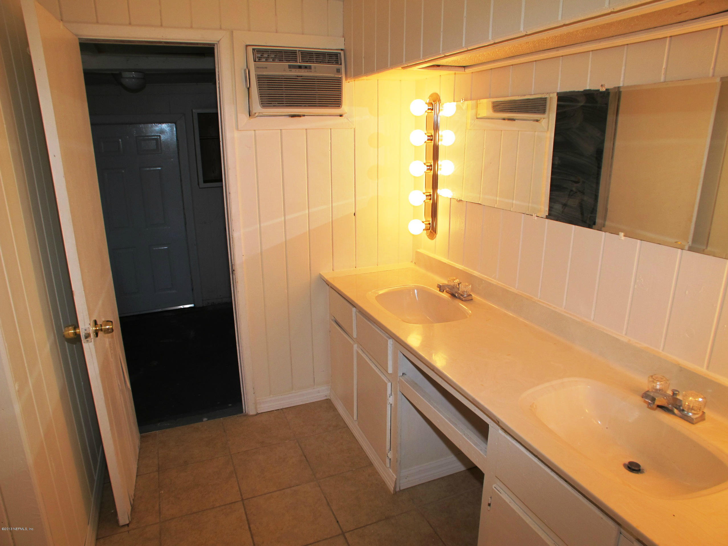 9721 Kline Road Jacksonville, FL 32246 - Photo 10 of 18 Master Bathroom