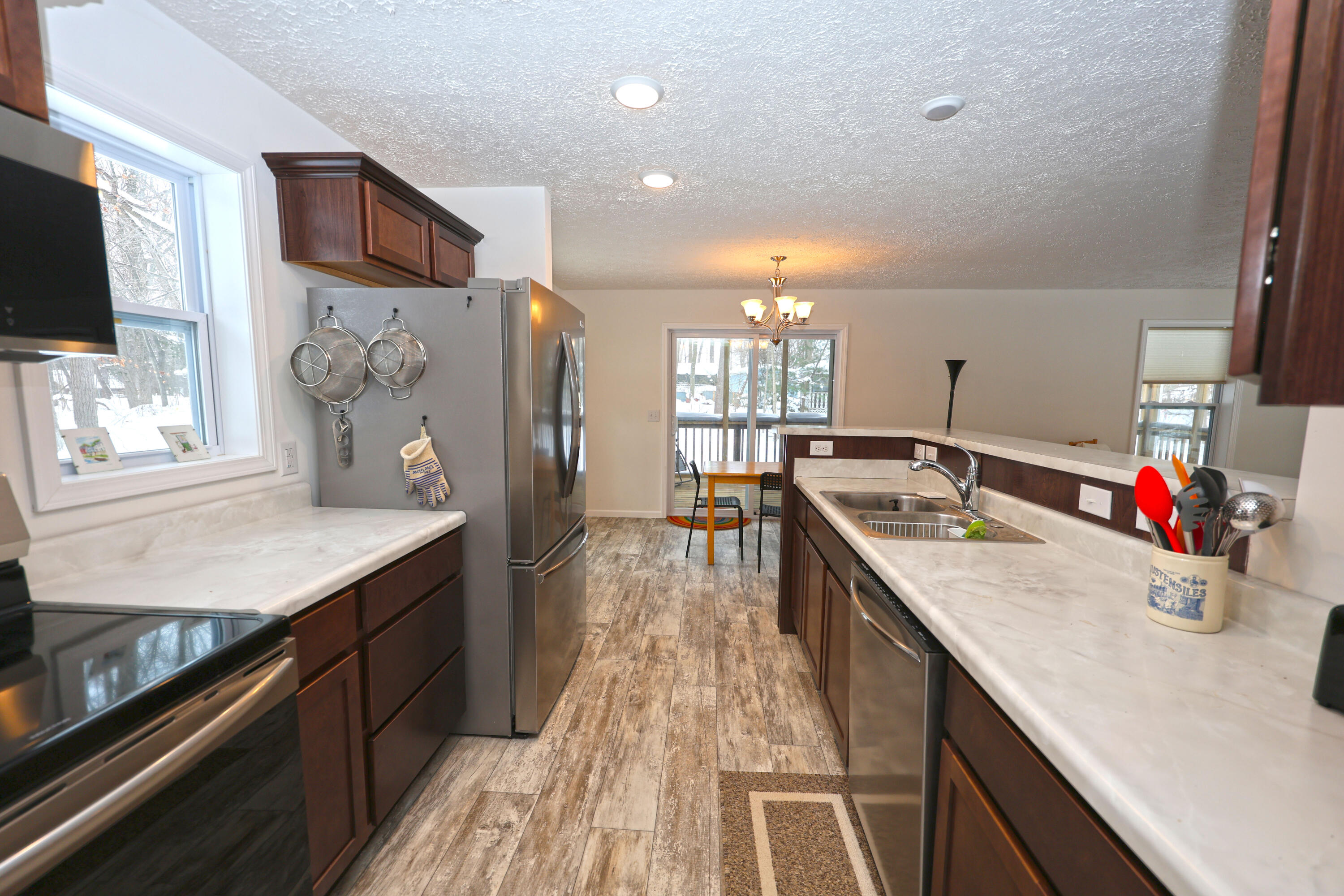 50035 Forest Road Dowagiac, MI 49047 - Photo 5 of 33 Kitchen
