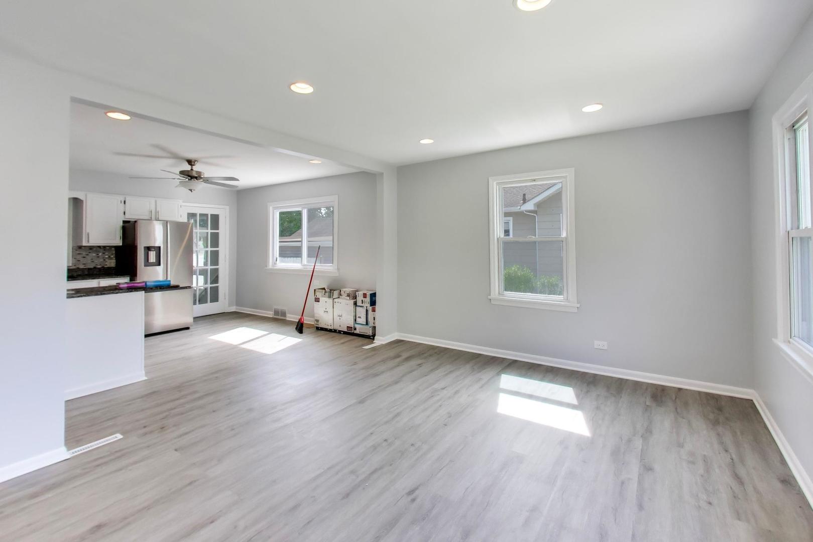 3443 Monroe Street Lansing, IL 60438 - Photo 2 of 34