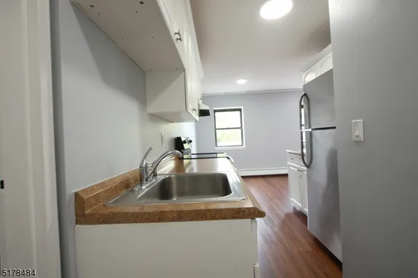 $1,990 | 149 Main Street, Unit 1B, Millburn, NJ 07041