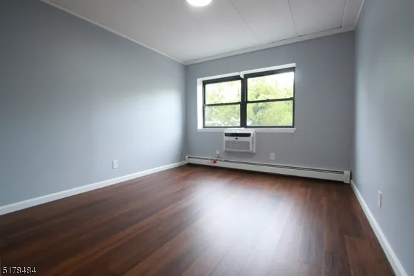 $1,990 | 149 Main Street, Unit 1B, Millburn, NJ 07041