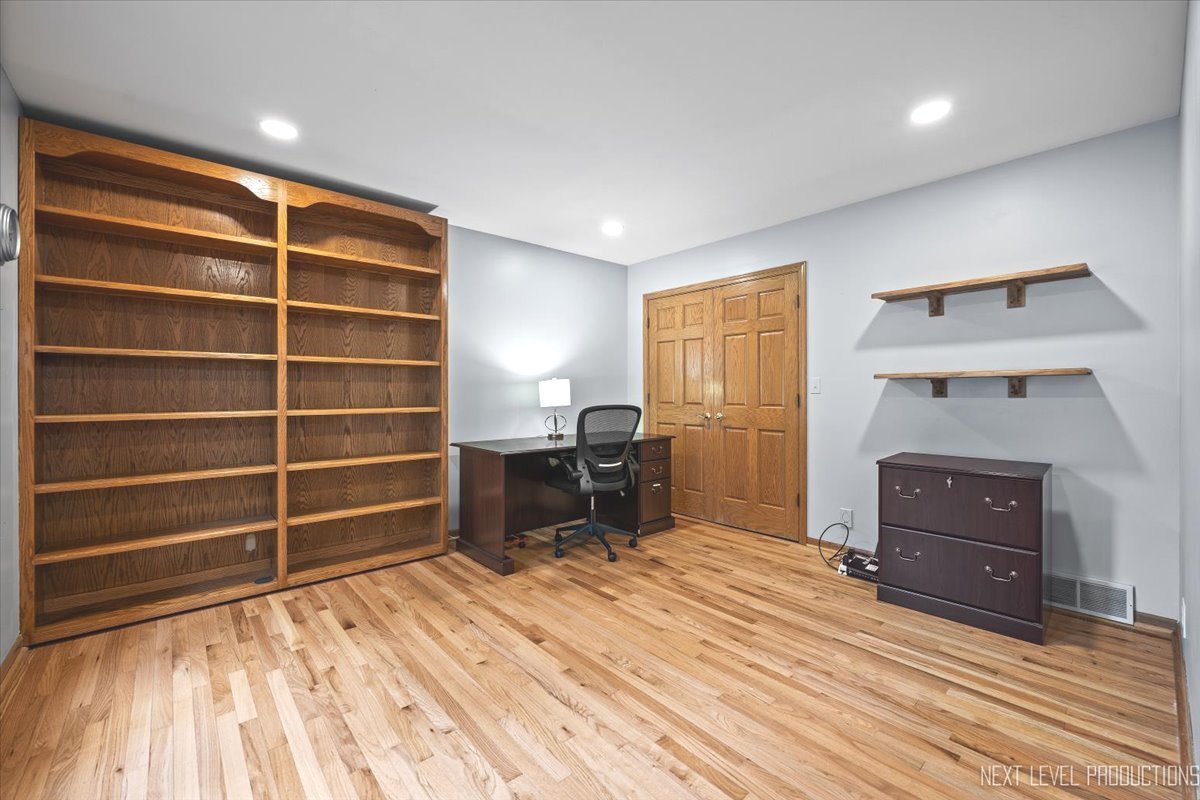 905 Merrill New Road Sugar Grove, IL 60554 - Photo 6 of 44 a room with furniture and a window