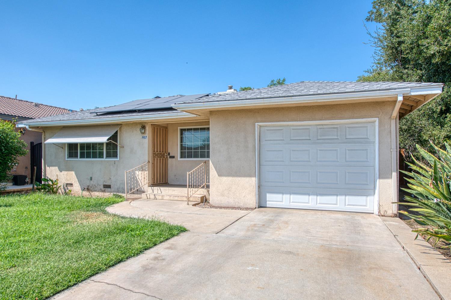 957 South Hope Avenue Reedley, CA 93654 - Photo 1 of 29 Gallery Image 1