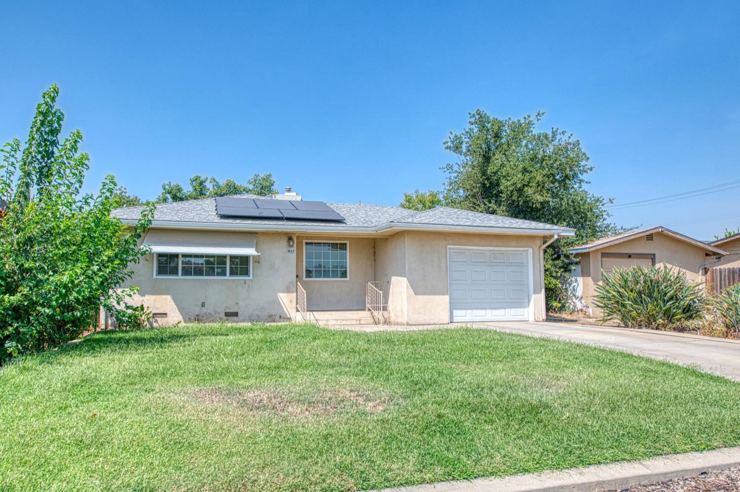 957 South Hope Avenue Reedley, CA 93654 - Photo 3 of 29 Gallery Image 3