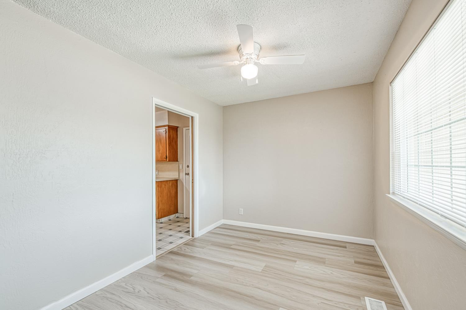 957 South Hope Avenue Reedley, CA 93654 - Photo 8 of 29 Gallery Image 8