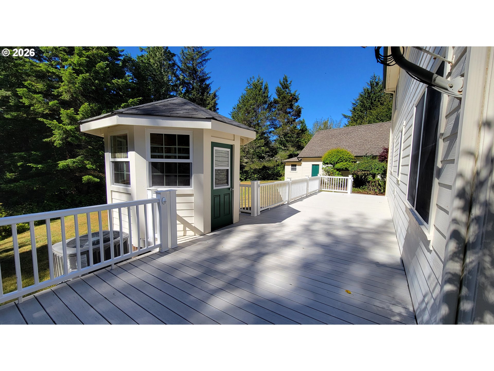 83160 Clear Lake Road Florence, OR 97439 - Photo 23 of 32 Deck