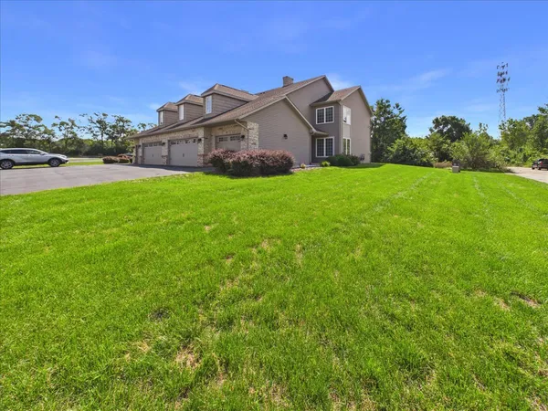 $205,000 | 639 Queens Court, Unit 8, Rockton, IL 61072