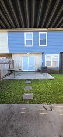 $1,800 | 2337 Park Pl Drive, Terrytown, LA 70056