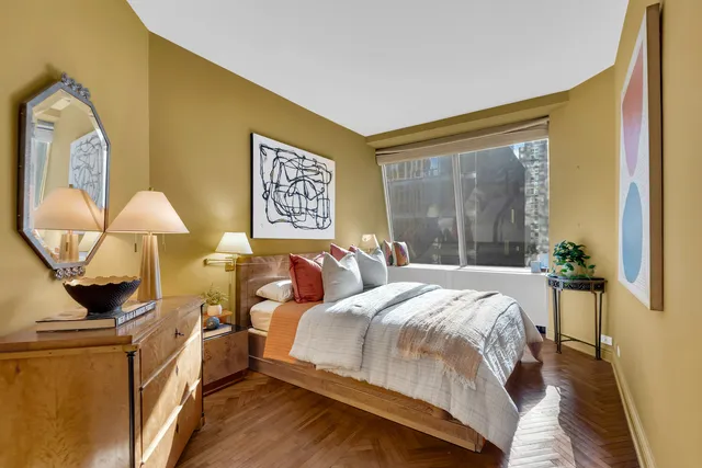 $2,500,000 | 15 West 53rd Street, Unit 12CJ | Midtown Central