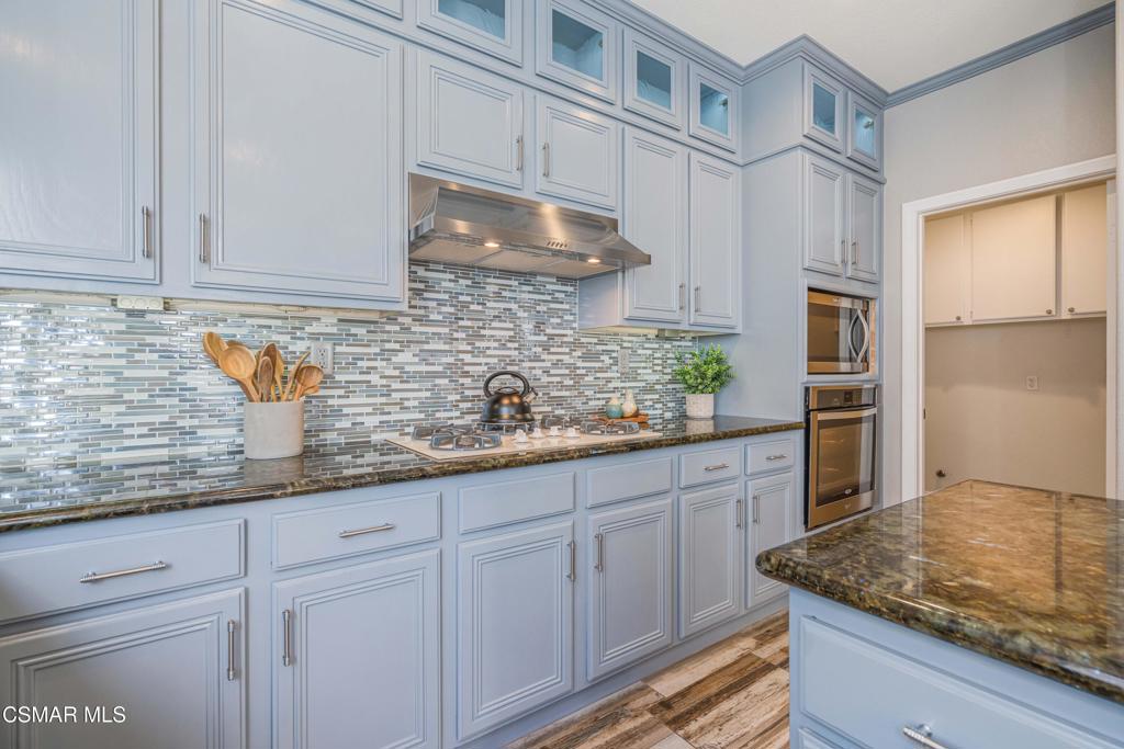 1880 Winterdew Avenue Simi Valley, CA 93065 - Photo 18 of 57