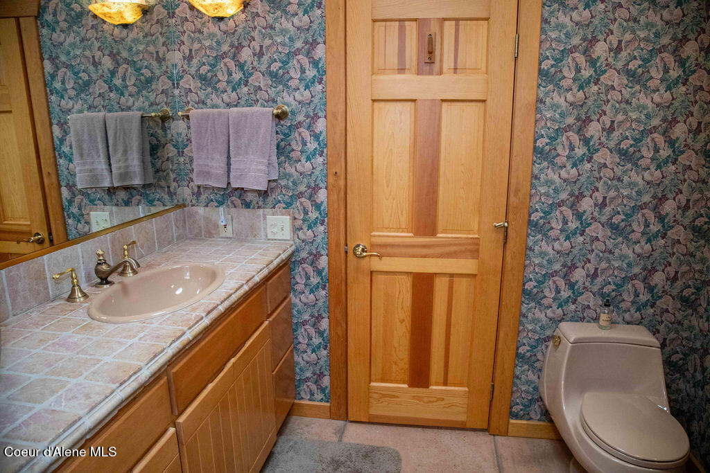 440 Pringle Hope, ID 83836 - Photo 40 of 46 Hall Bath