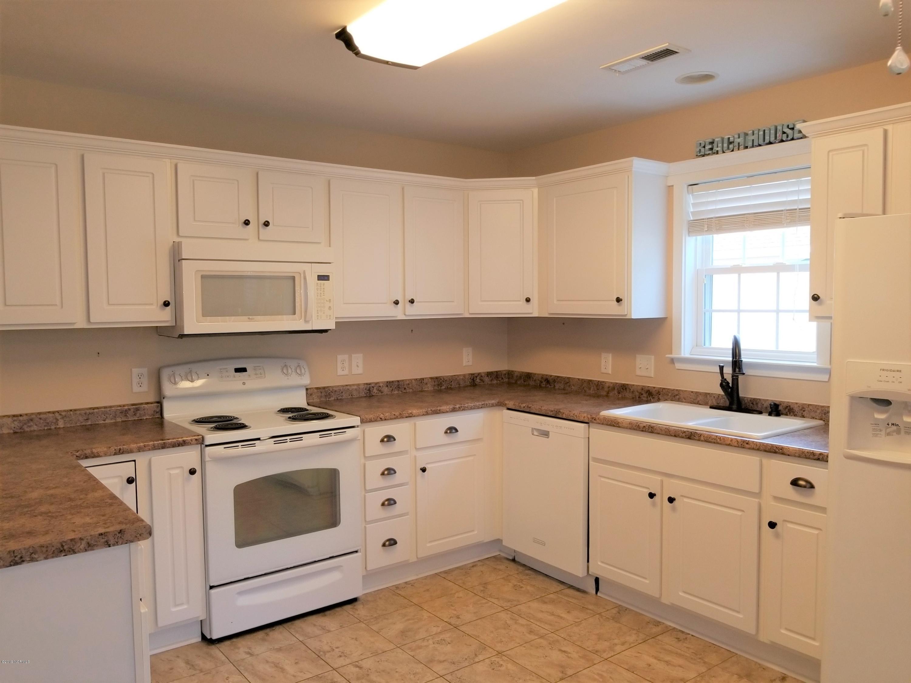4388 Frying Pan Road Southeast Southport, NC 28461 - Photo 4 of 38 Tons of Cabinets