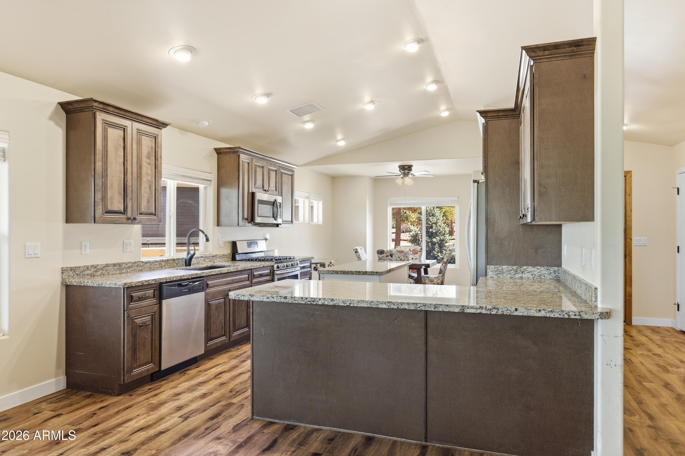 412 South Forest Ridge Court Payson, AZ 85541 - Photo 7 of 33 Kitchen (1)