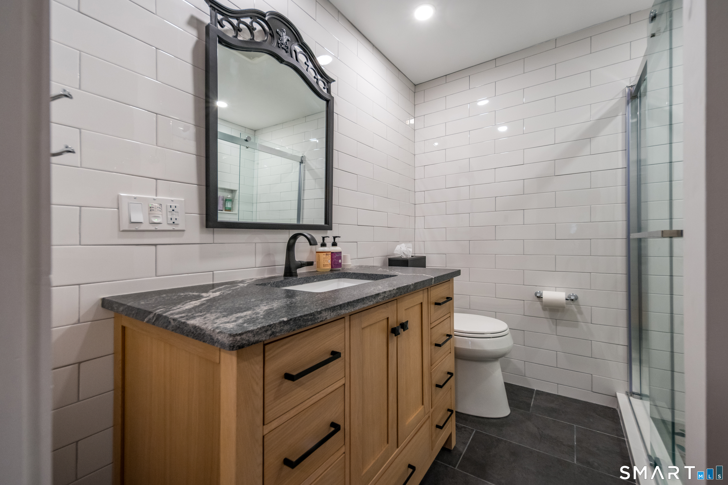 99 Bay View Avenue Groton, CT 06355 - Photo 10 of 29