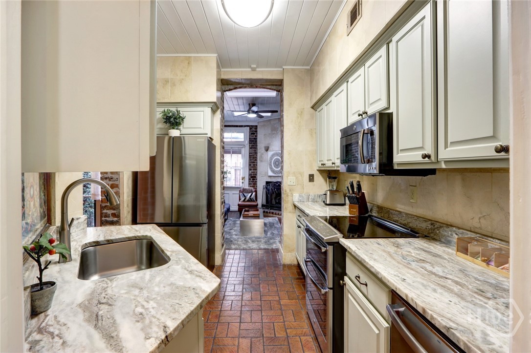 220 East State Street Savannah, GA 31401 - Photo 30 of 74