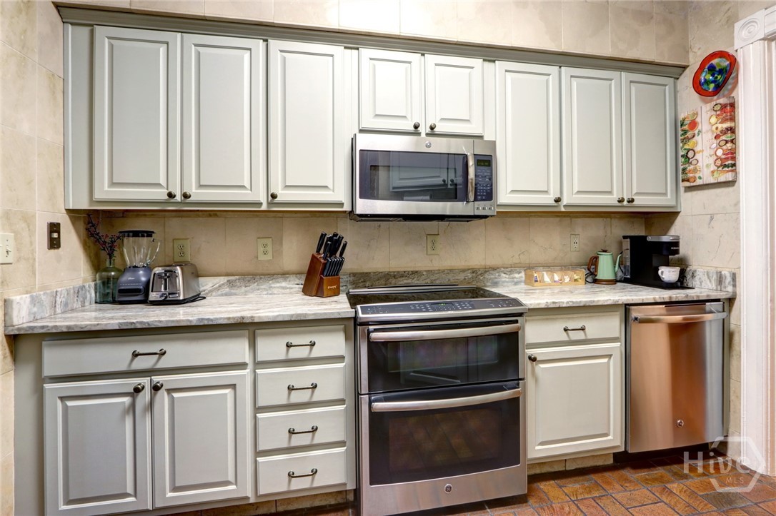 220 East State Street Savannah, GA 31401 - Photo 31 of 74