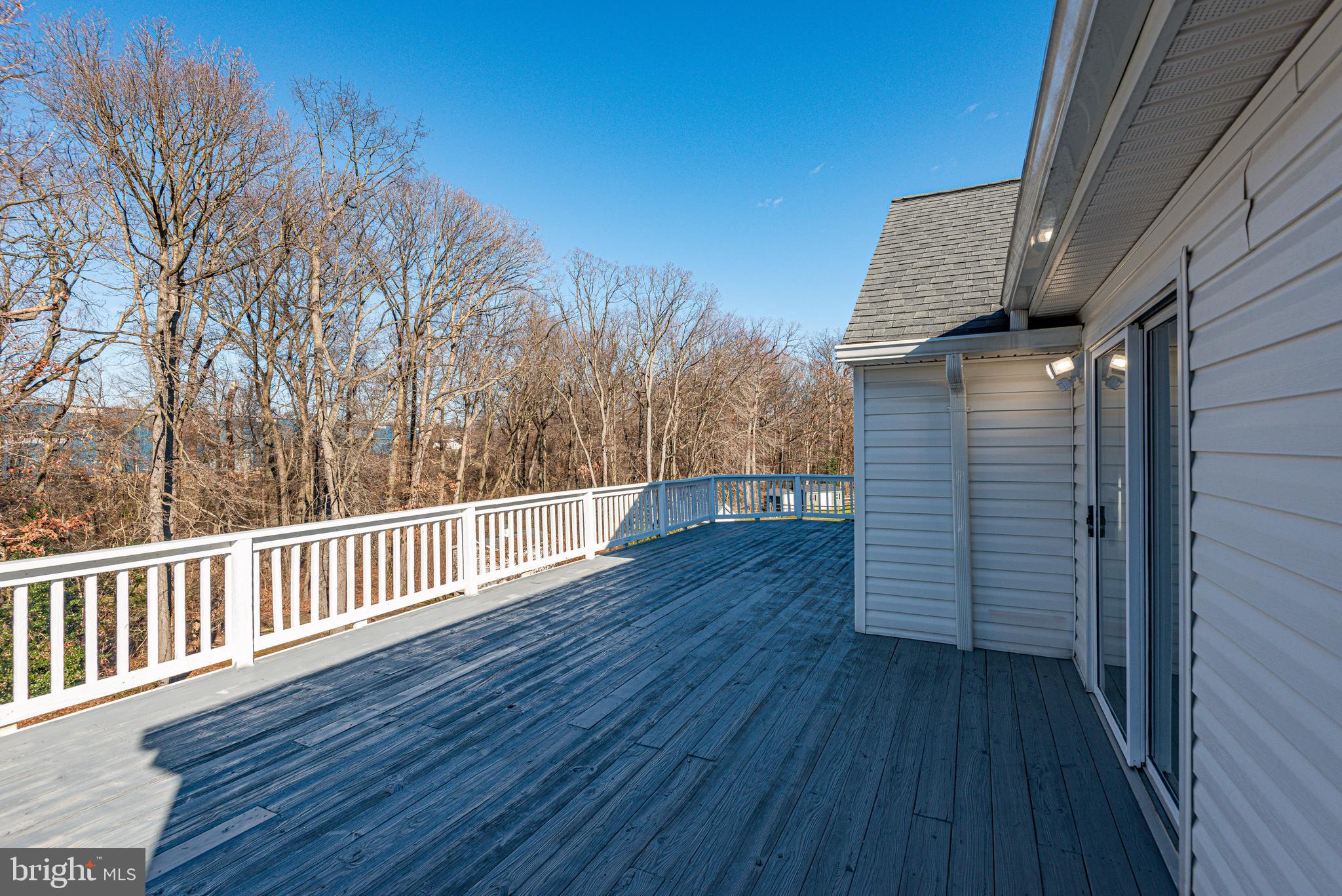 12 Yew Road Baltimore, MD 21221 - Photo 39 of 42 Huge deck
