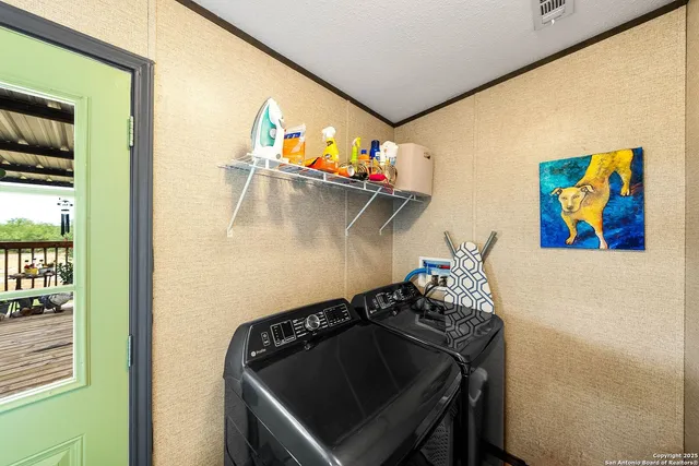 $255,000 | 380 Martin Avenue, Carrizo Springs, TX 78834