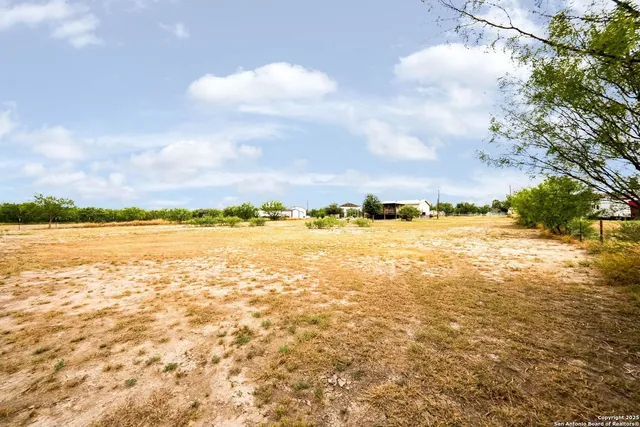 $255,000 | 380 Martin Avenue, Carrizo Springs, TX 78834