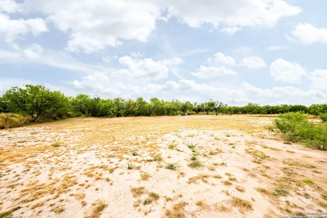 $255,000 | 380 Martin Avenue, Carrizo Springs, TX 78834