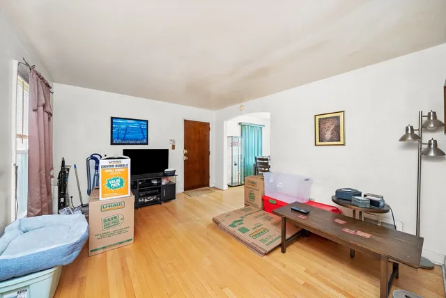 $189,000 | 429 Geneva Avenue, Bellwood, IL 60104