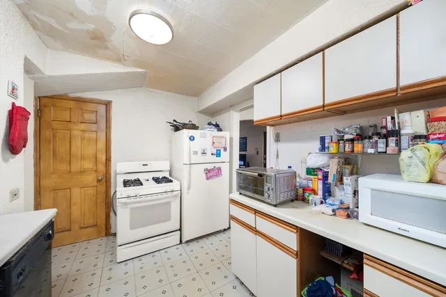 $189,000 | 429 Geneva Avenue, Bellwood, IL 60104