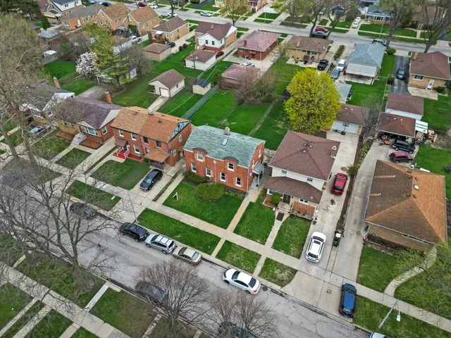 $189,000 | 429 Geneva Avenue, Bellwood, IL 60104