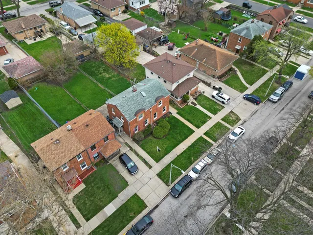 $189,000 | 429 Geneva Avenue, Bellwood, IL 60104