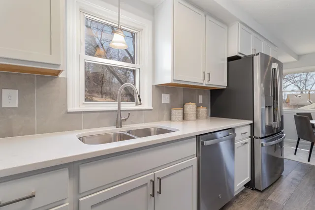 $2,600 | 11509 Palmer Road, Bloomington, MN 55437