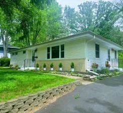 $2,600 | 11509 Palmer Road, Bloomington, MN 55437