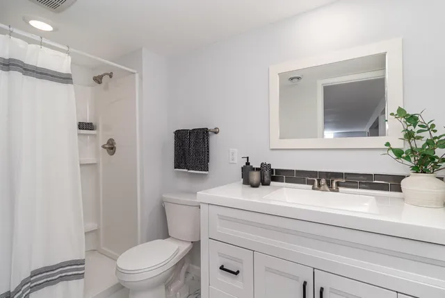 $2,600 | 11509 Palmer Road, Bloomington, MN 55437