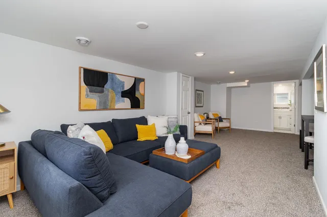 $2,600 | 11509 Palmer Road, Bloomington, MN 55437