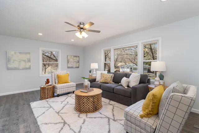 $2,600 | 11509 Palmer Road, Bloomington, MN 55437