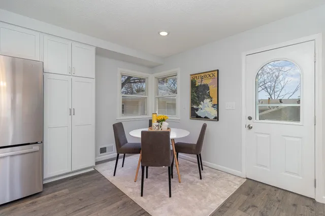 $2,600 | 11509 Palmer Road, Bloomington, MN 55437