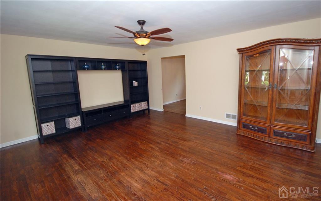 624 Ashland Road Middlesex, NJ 08846 - Photo 4 of 15 Gallery Image 4