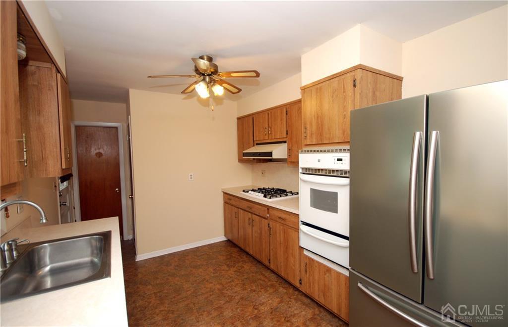 624 Ashland Road Middlesex, NJ 08846 - Photo 5 of 15 Gallery Image 5