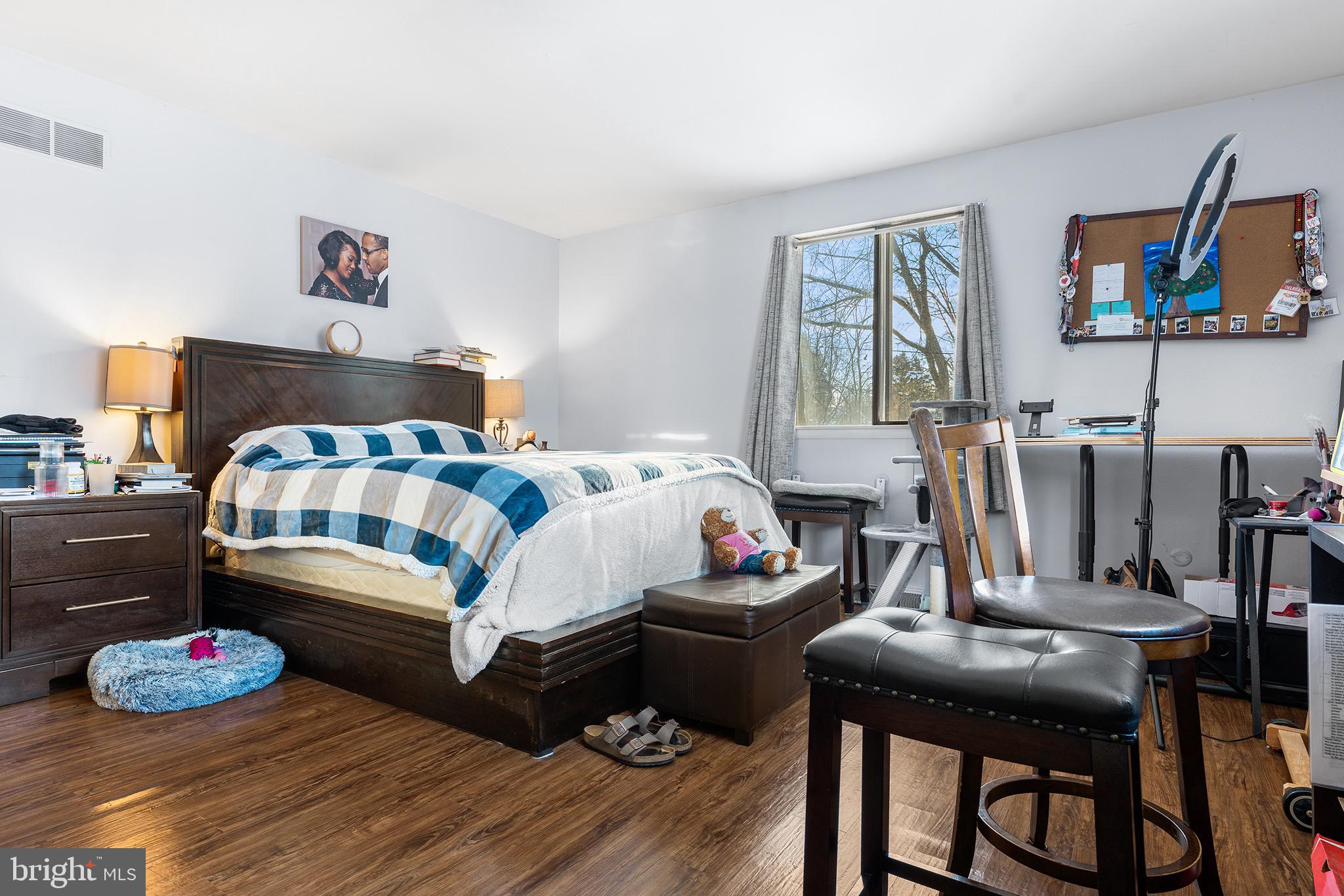 1237 Greeley Avenue Warminster, PA 18974 - Photo 21 of 107 a bedroom with a bed and a table