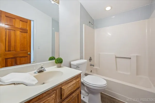 $394,500 | 412 Richards Street, Geneva, IL 60134