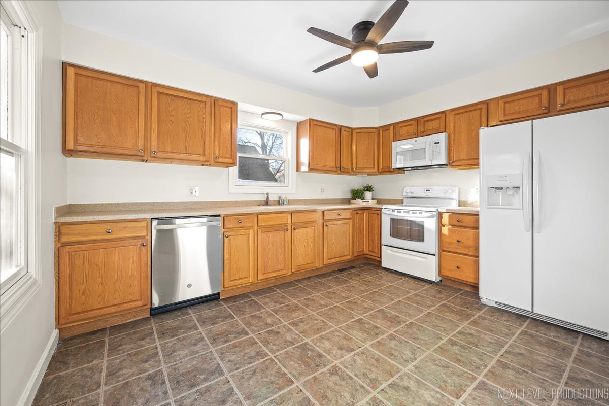 412 Richards Street Geneva, IL 60134 - Photo 7 of 25